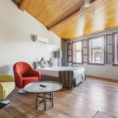 Mesmerizing Flat Near Hadrians Gate 3*