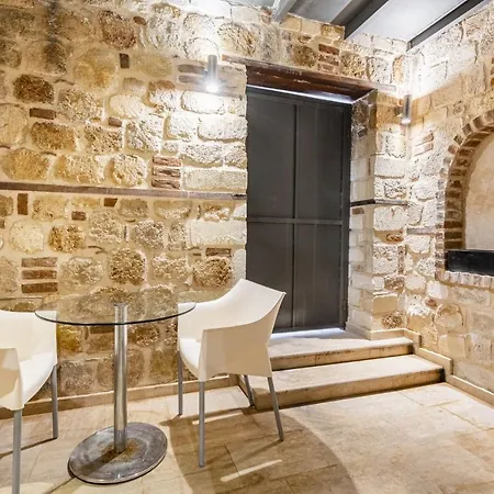 Mesmerizing Flat Near Hadrians Gate
